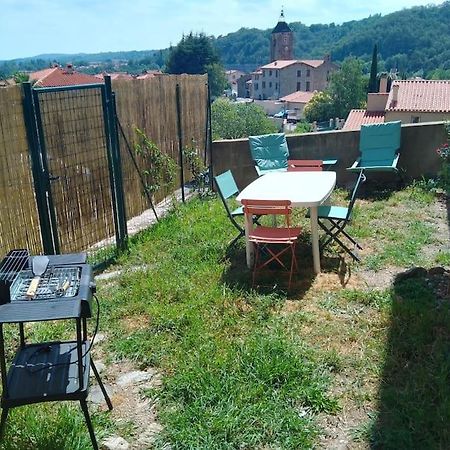 Maison 4 Pers Avec Jardin Au Pied Des Montagnes Ria Exterior foto